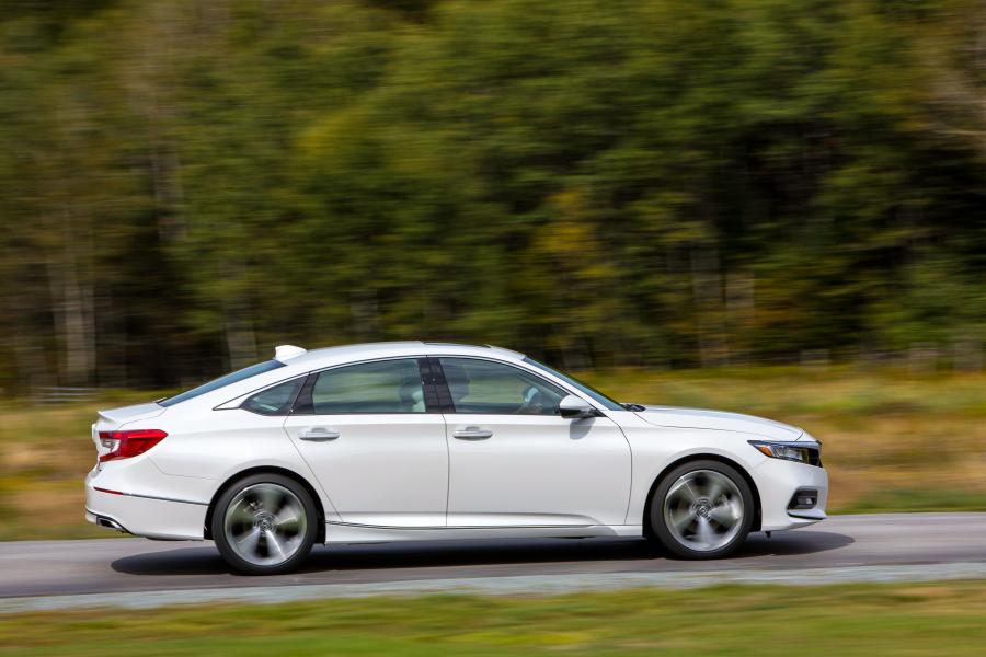  Honda Accord Touring 1.5T 2017 года  (NA) (фото 17 из 33)